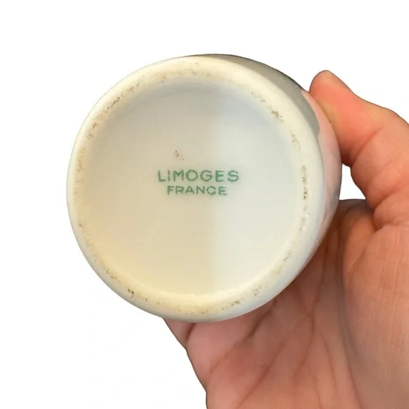 Small Limoges France Fragonard Vase - Picture 9 of 12